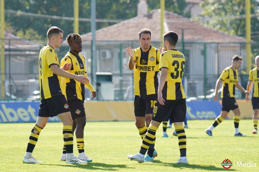 Отборът на Ботев Пловдив се наложи с 4:0 над Марица