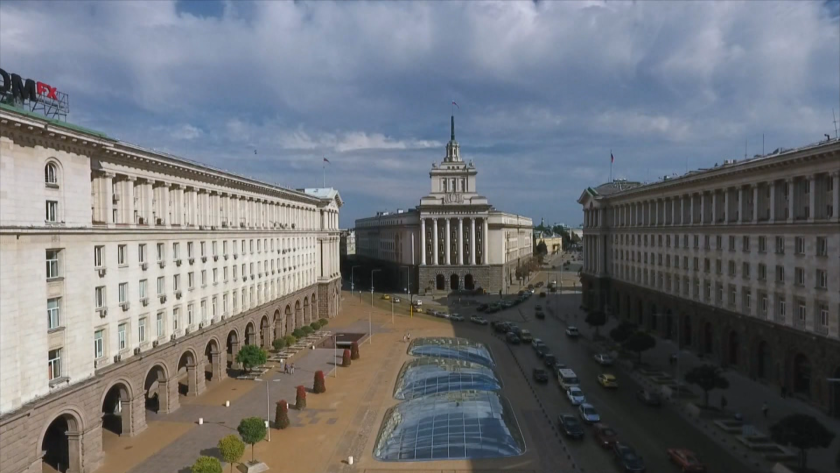 Парламентът ще гласува вота на недоверие към кабинета Денков утре