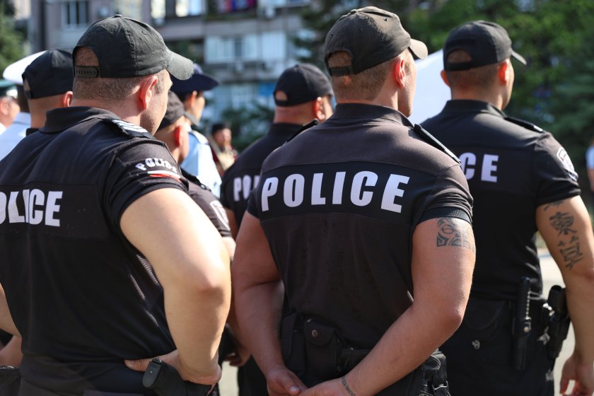 13 дни преди местния вот, полицията в Бургас започна мащабна