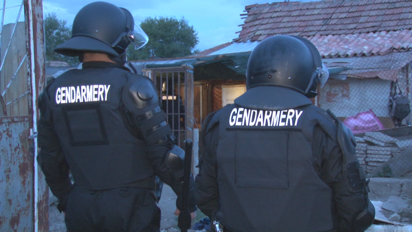 Засилено полицейско присъствие в ромския квартал в Казанлък, след като