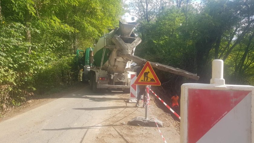 Започна ремонт и укрепване на свлачището в село Бродилово, което