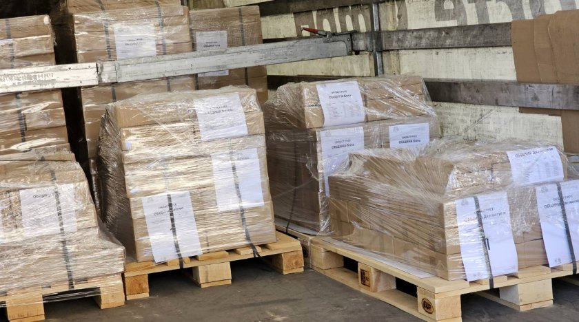 Бюлетините за местния вот пристигнаха в Русе (СНИМКИ И ВИДЕО)