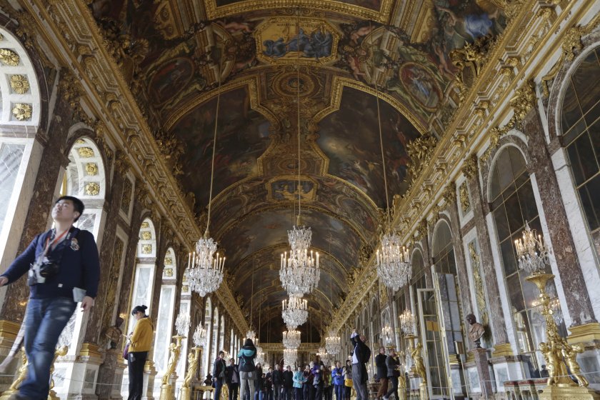 Дворецът Версай евакуира своите посетители и ще бъде затворен днес,