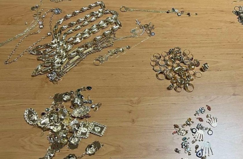 задържаха турски гражданин контрабандно пренасяне близо килограм златни накити снимки