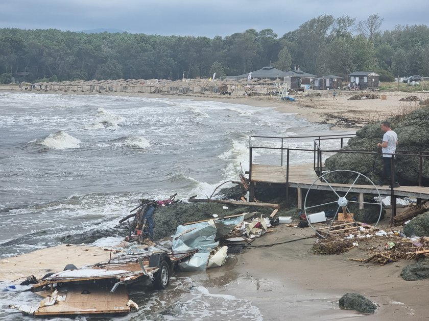 Валежите са причина за водното бедствие по Южното Черноморие