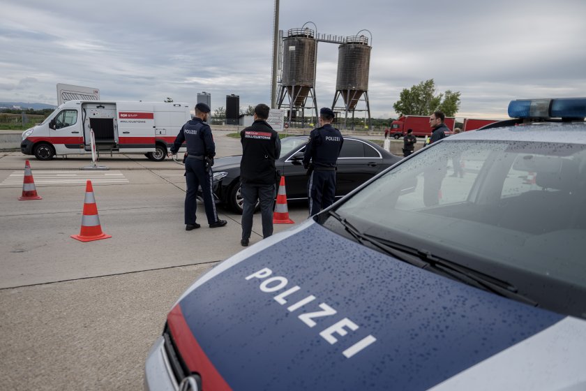 австрия въвежда гранични проверки ограничаване миграцията