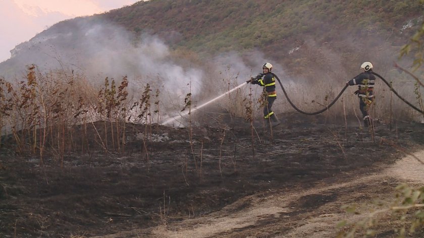 Отново пожар в село Невша, община Ветрино, област Варна.Изгорели са
