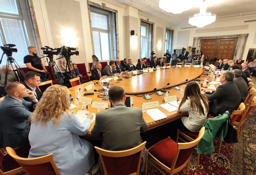 Енергийната комисия отхвърли ветото върху промените в Закона за енергетиката