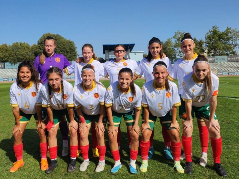 Българският национален отбор по футбол на България за жени до