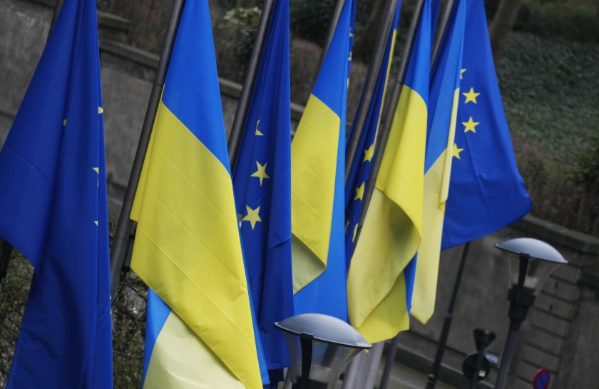 знамена Европейски съюз Украйна