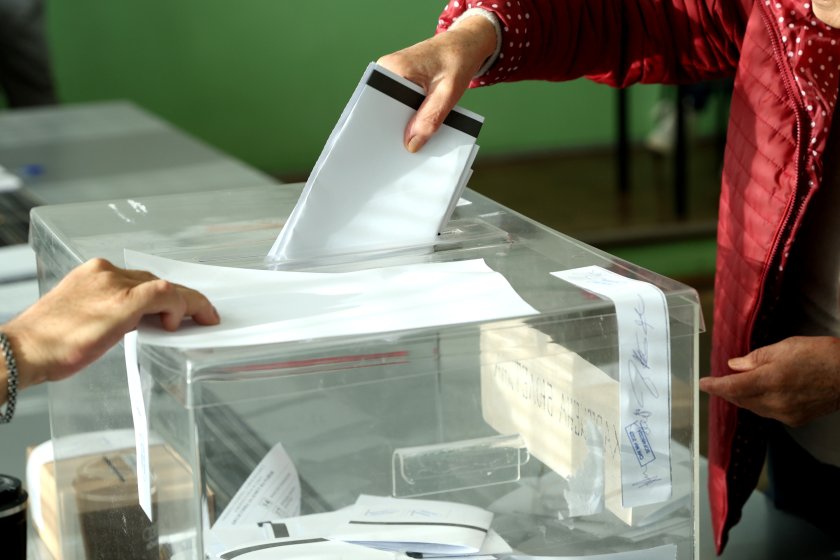Изборният ден във Видин започна навреме - точно в 7:00