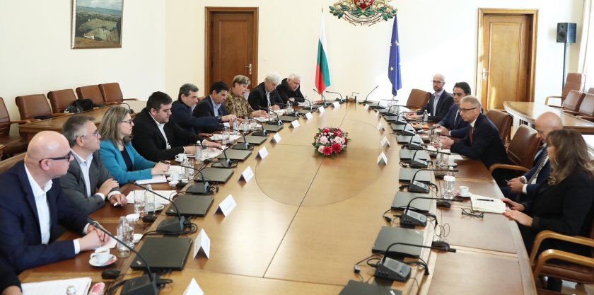 Министър-председателят акад. Николай Денков и министърът на финансите Асен Василев