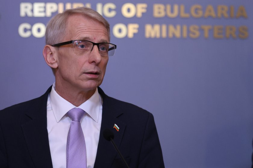 Премиерът Николай Денков дава изявление. Гледайте на живо тук или