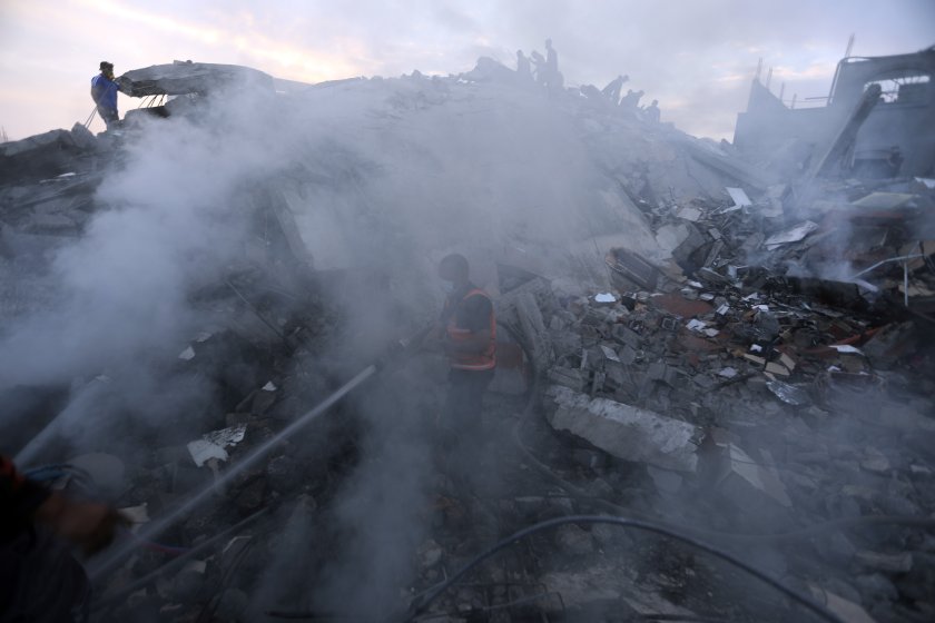 Поне 50 са жертвите при израелски въздушен удар срещу бежанския