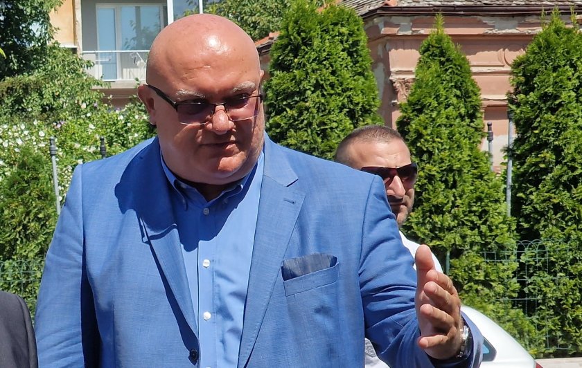 Цветан Ценков печели убедително на балотажа във Видин и запазва