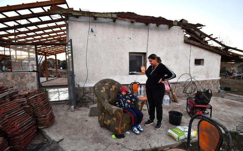 Продължава описването на щетите след силната буря, която удари Североизточна