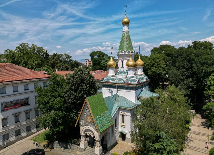 Отваря врати Руската църква в София