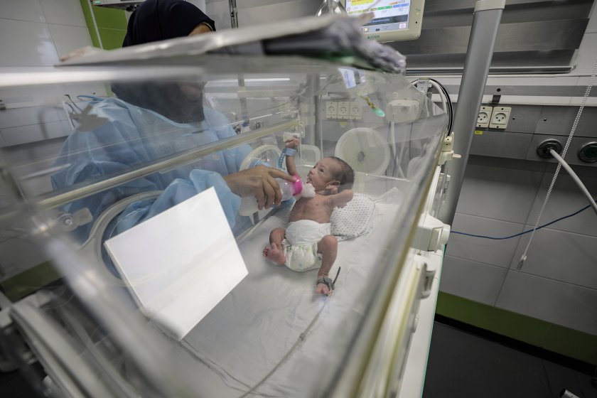 Родени по време на война: Всеки ден в Ивицата Газа се раждат около 150 бебета