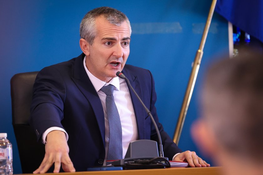 Министърът на младежта и спорта Димитър Илиев заяви, че ще