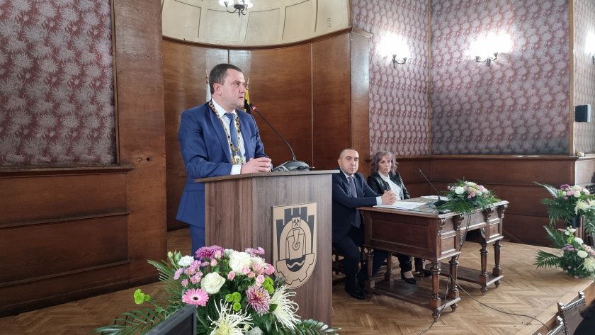 Първото тържествено заседание на Общинския съвет в Перник се състоя