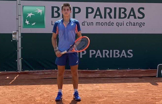 Младият български тенисист Адрияно Дженев загуби мача си от втория