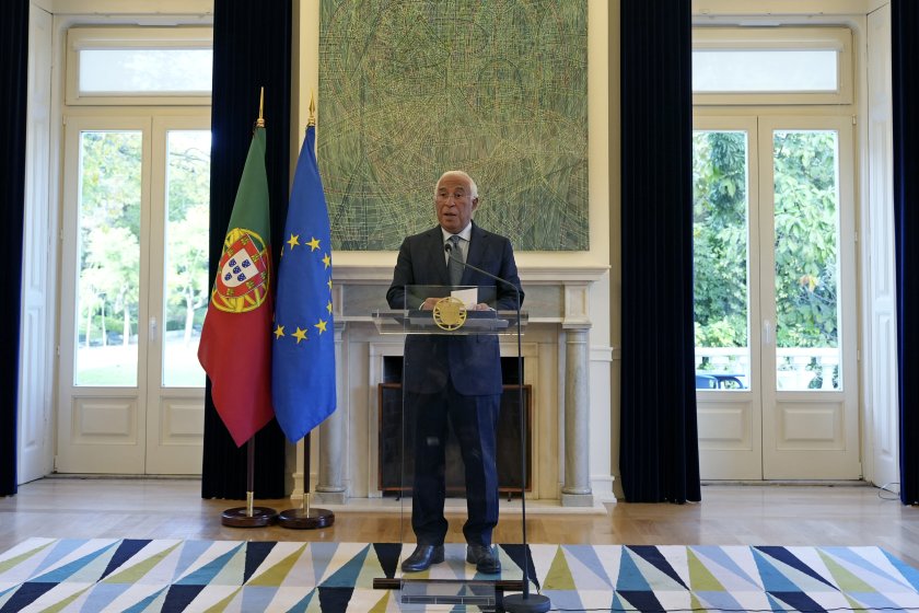 премиерът португалия подаде оставка заради корупционен скандал