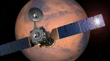 Когато бъдещите астронавти изследват полюсите на Марс, ще виждат зелени