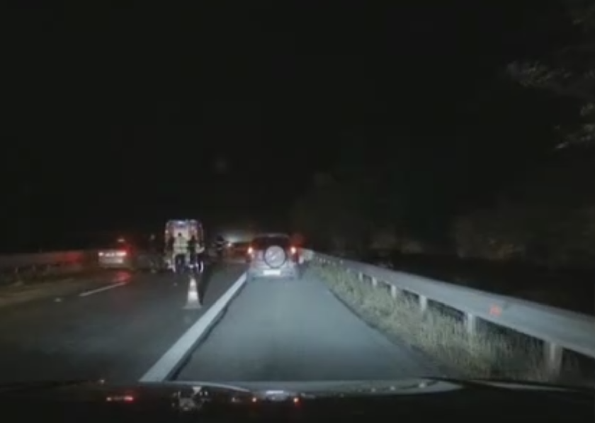 Двама души пострадали при катастрофа на магистрала Тракия тази вечер.