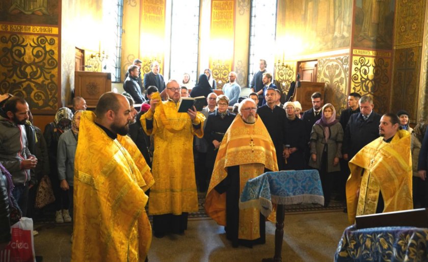 двама руснаци украинец двама българи новите свещеници руската църква софия