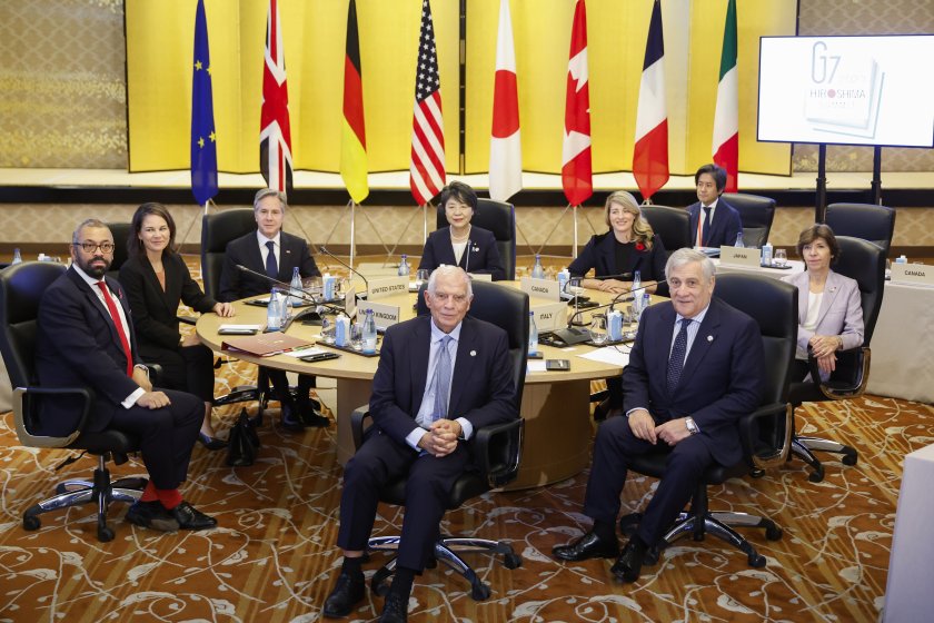 Външните министри на държавите от Г-7 призоваха за хуманитарни паузи,