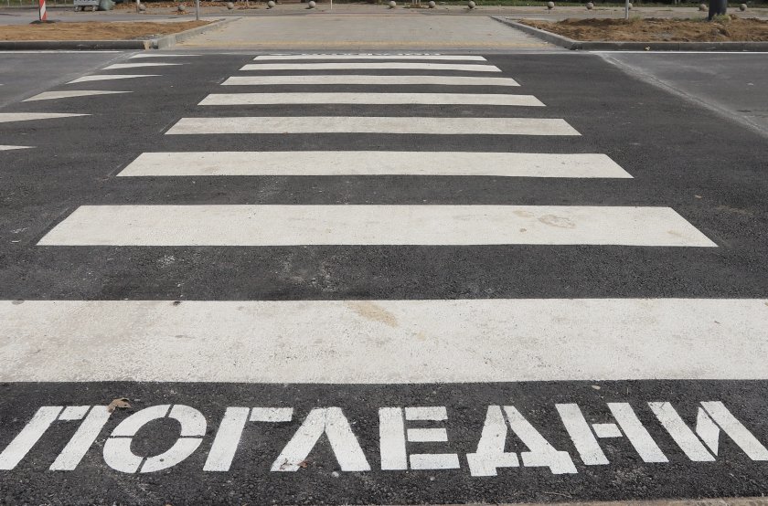Лек автомобил блъсна 6-годишно дете на пешеходна пътека в Бургас,