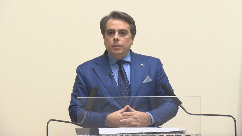 Минимална заплата от 933 лв., увеличение на пенсиите с 11%