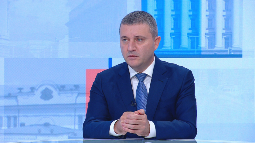 Владислав Горанов: Някой ревностно пази "Лукойл" от това да премине към обработка на неруски петрол