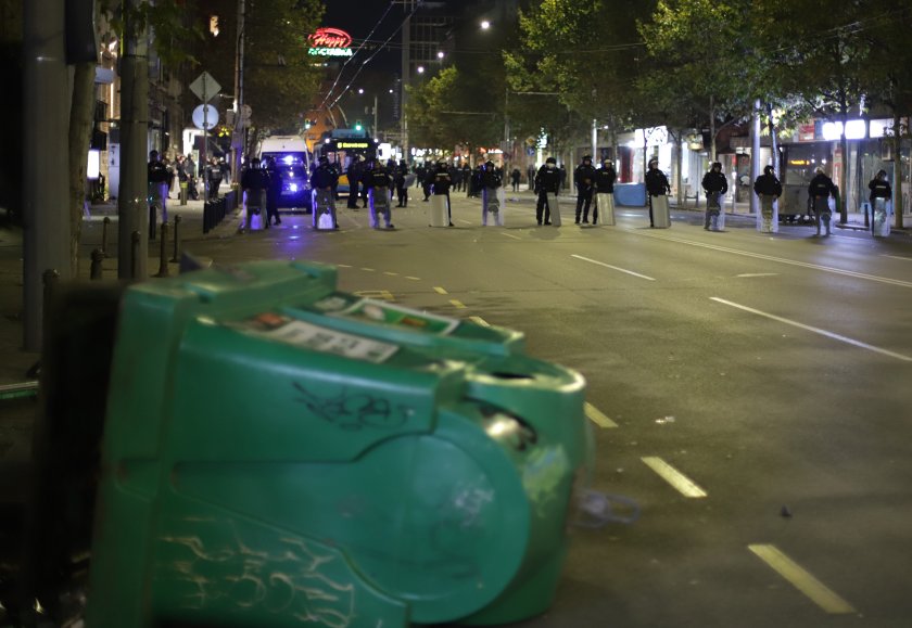 Взаимни обвинения между полиция и фенове след погрома в София