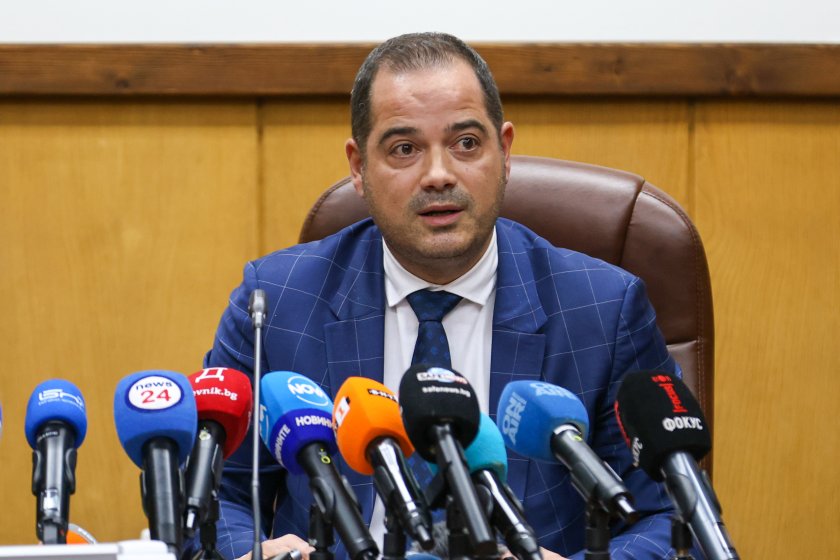 Изслушват вътрешния министър в ресорната комисия заради протеста срещу БФС