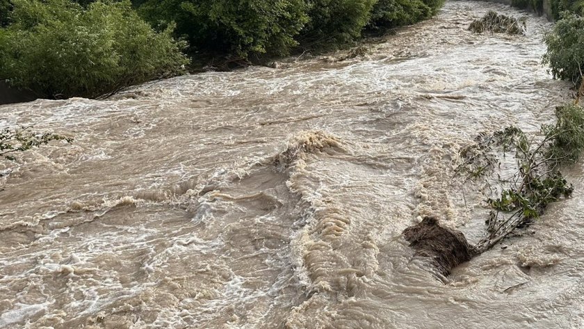 МОСВ предупреждава: Очакват се нови повишения на нивата на реките
