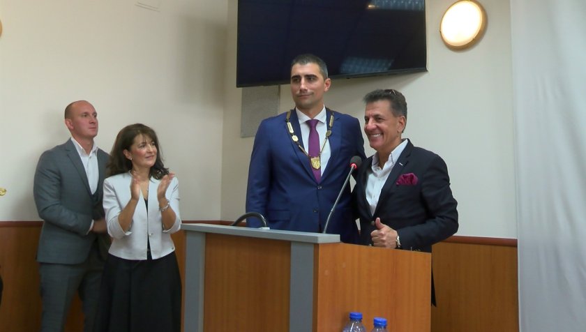новият кмет пазарджик встъпи длъжност общинският съвет остана без председател
