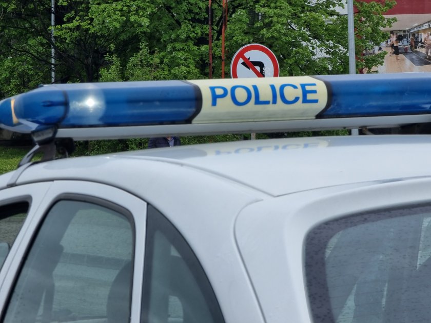 Микробус се удари в ремаркето на тир в Кресненското дефиле.