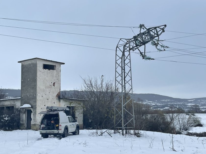 Пет денонощия жителите на горнооряховското село Върбица живяха без ток.