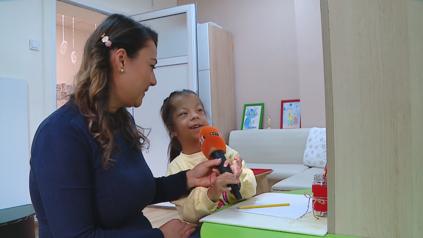 Трета поредна година инициативата Българската Коледа помага на 6-годишната София