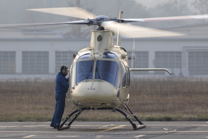 първият хеликоптер произведен системата hems българия извършва тестов полет