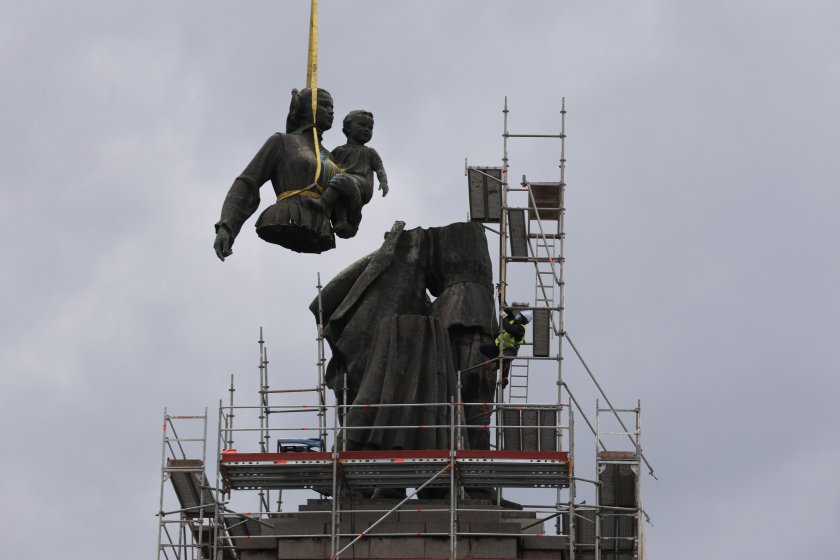 Паметникът на Съветската армия да бъде преместен в Димитровград. За