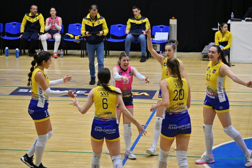 марица класира полуфиналите турнира купата българия волейбол жени