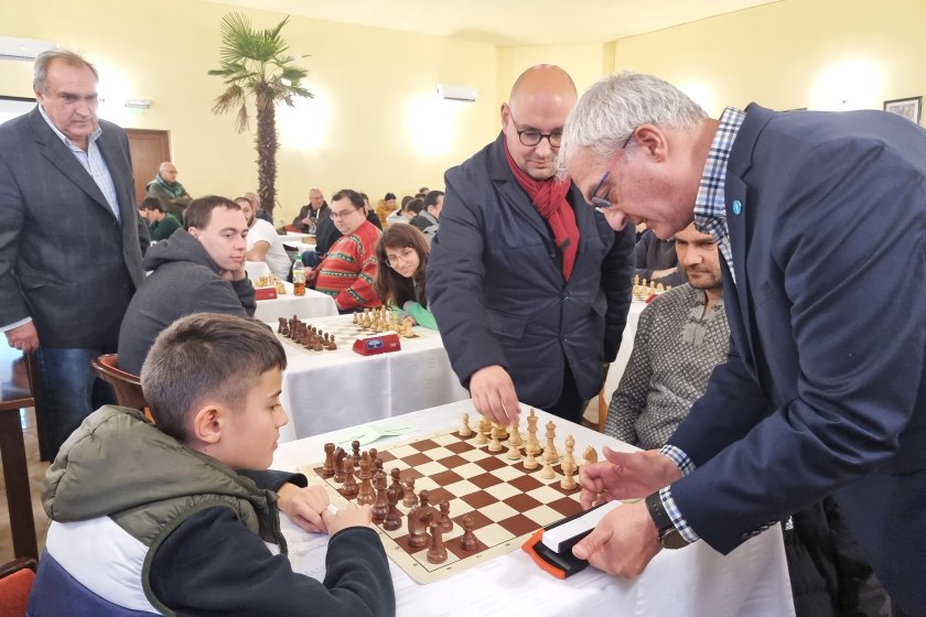 близо състезатели включиха юбилейното издание международния турнир ускорен шахмат купа абритус разград
