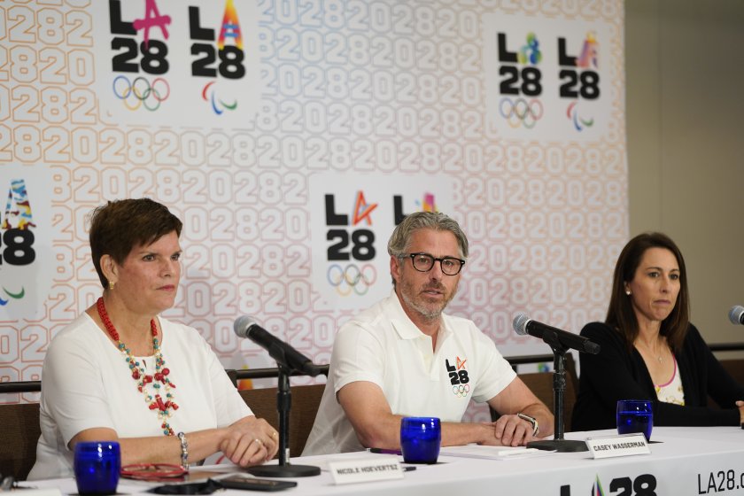 изпълнителният директор организационния комитет игрите лос анджелис кати картър обяви напуска поста