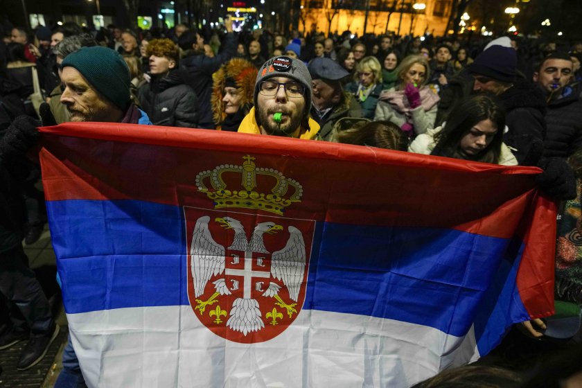 Продължават протестите срещу изборните резултати в Сърбия. За втора вечер