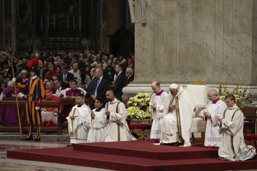 папа франциск изпрати послание мир месата бъдни вечер снимки