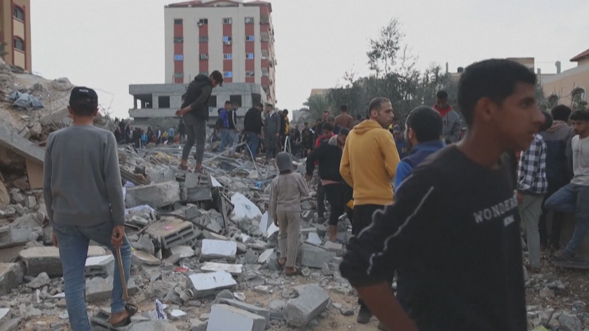 Поне 70 души са загинали при израелски удар срещу бежански