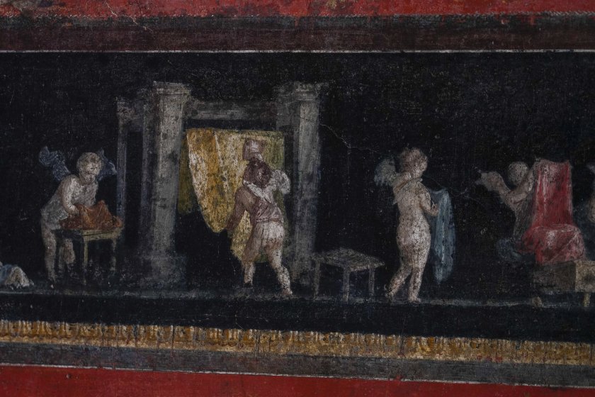 Възраждат древното изкуство на боядисване на текстил в Помпей (Снимки)