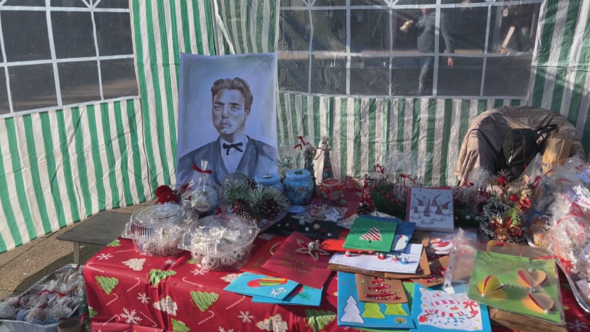 В Бургас се провежда коледен благотворителен базар за събиране на